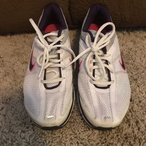 Nike Shoes - Nike Turmoil+ 2 Women’s Athletic Tennis Shoes 7.5 Nike Shoes - Nike Turmoil+ 2 Women’s Athletic Tennis Shoes 7.5